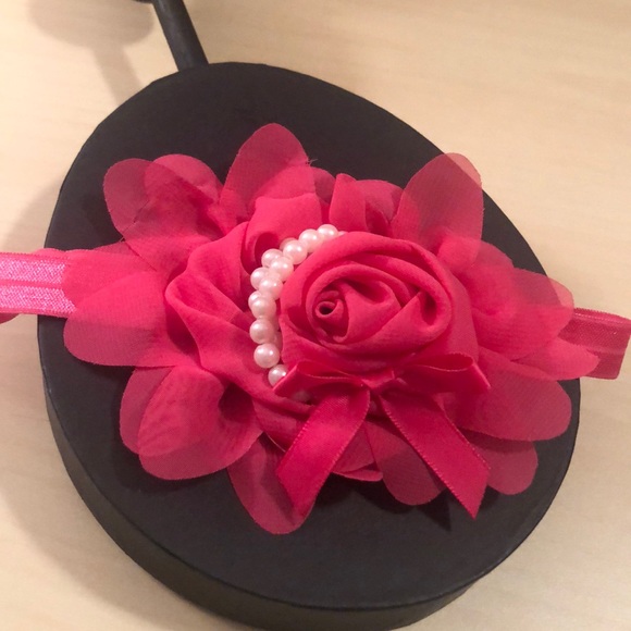 NWOT Set of 5 Pearl and Flower Headband - Picture 2 of 8